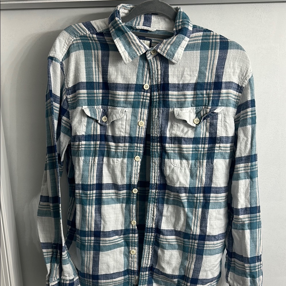American Eagle Blue/Green and White Plaid Button-Up Shirt